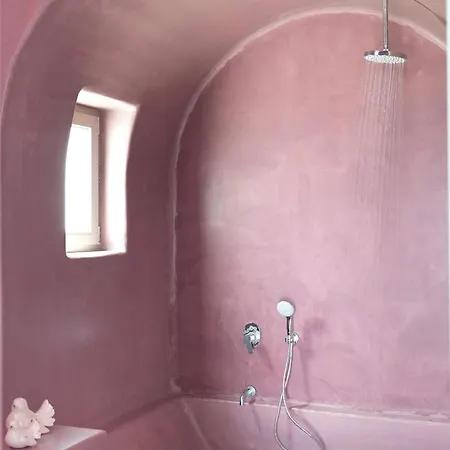 فيلة Drops Santorini Island