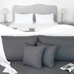 Willa Drops Santorini Island